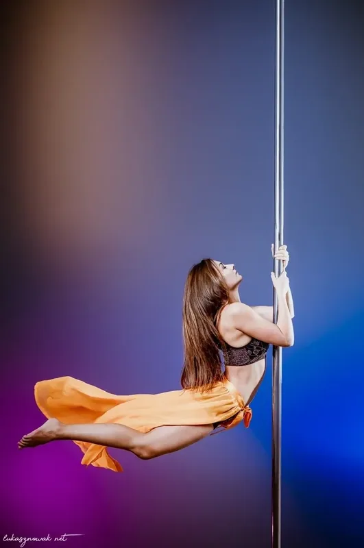 Pierwsze próby pole dance