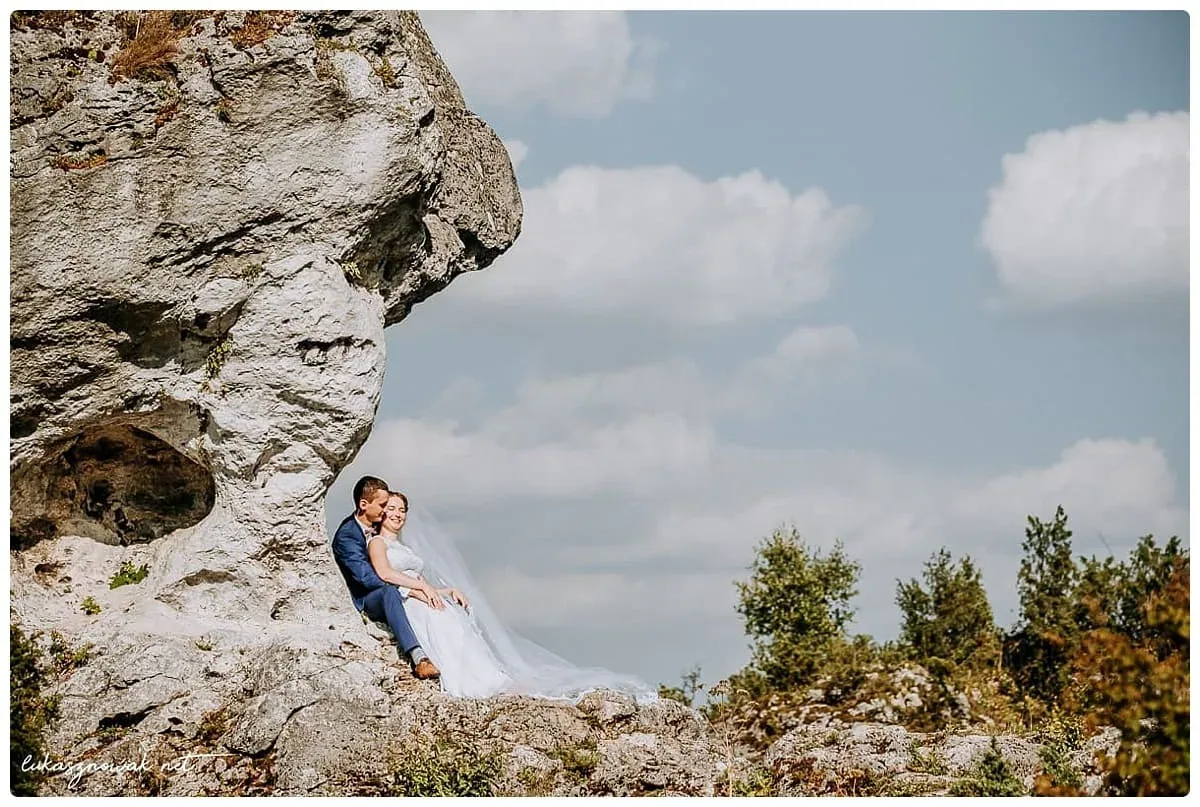 Karolina i Michał – Góra zborów i Pustynia Błędowska | Plener Ślubny Kraków — zdjęcie 4